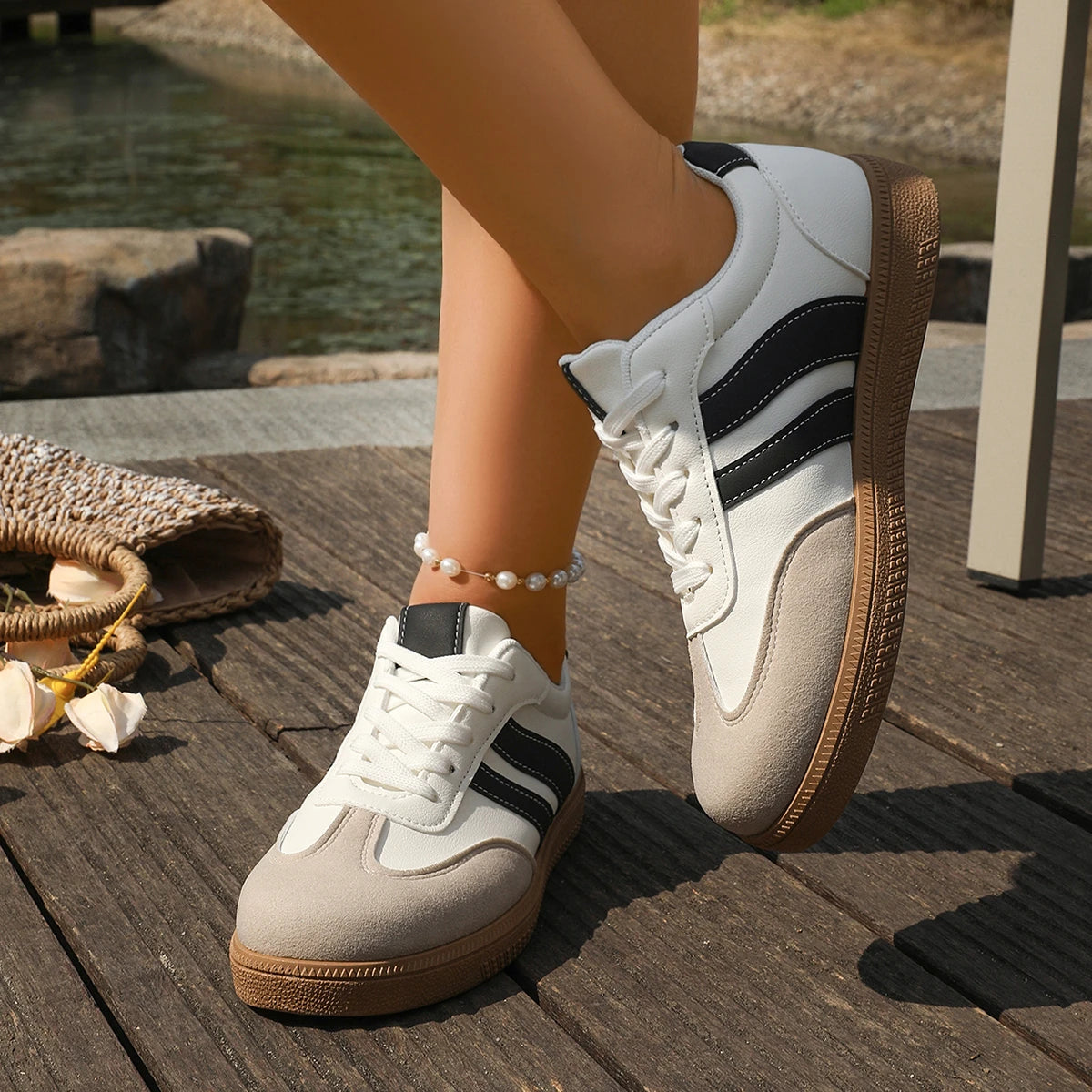 Vienna Retro Court Sneakers