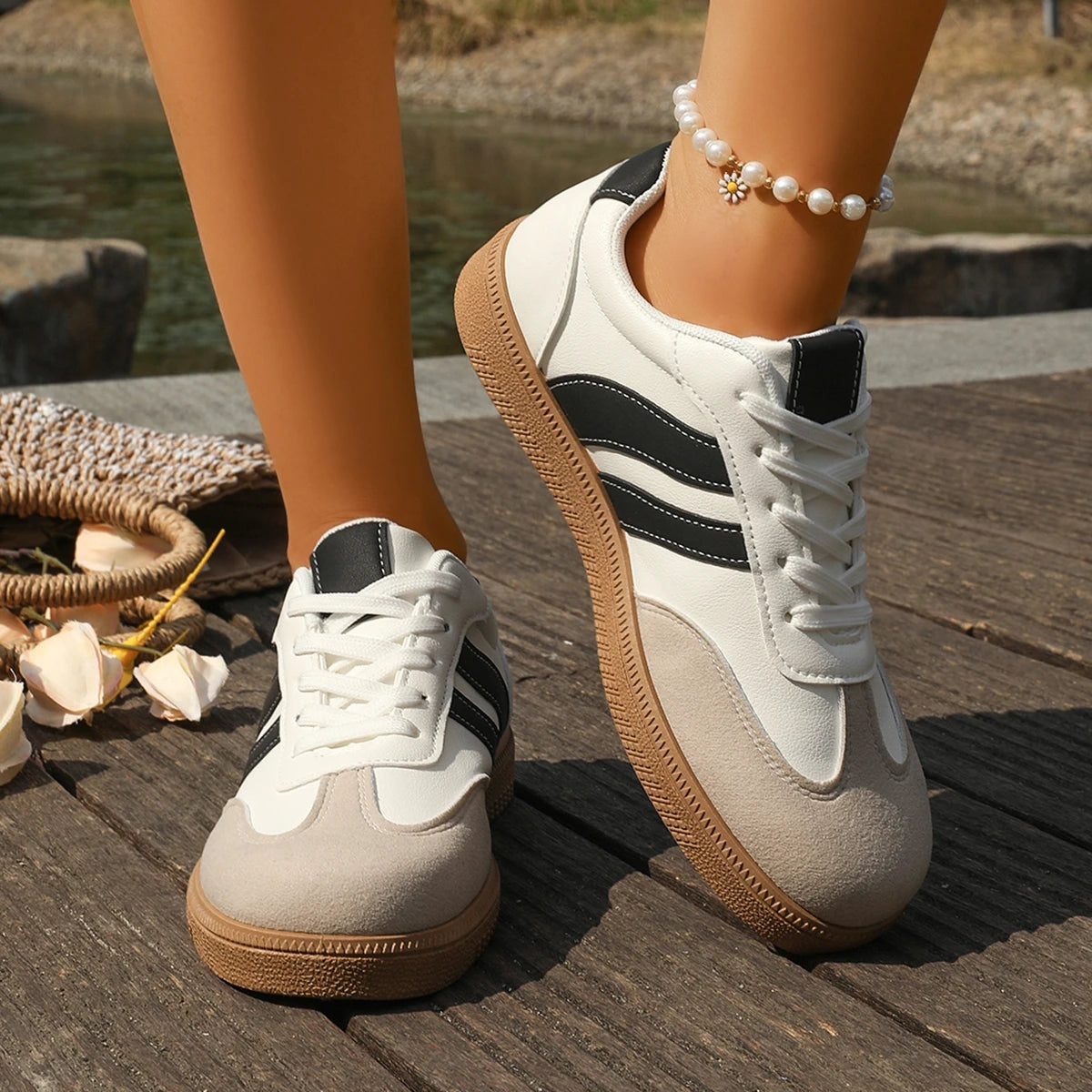 Vienna Retro Court Sneakers