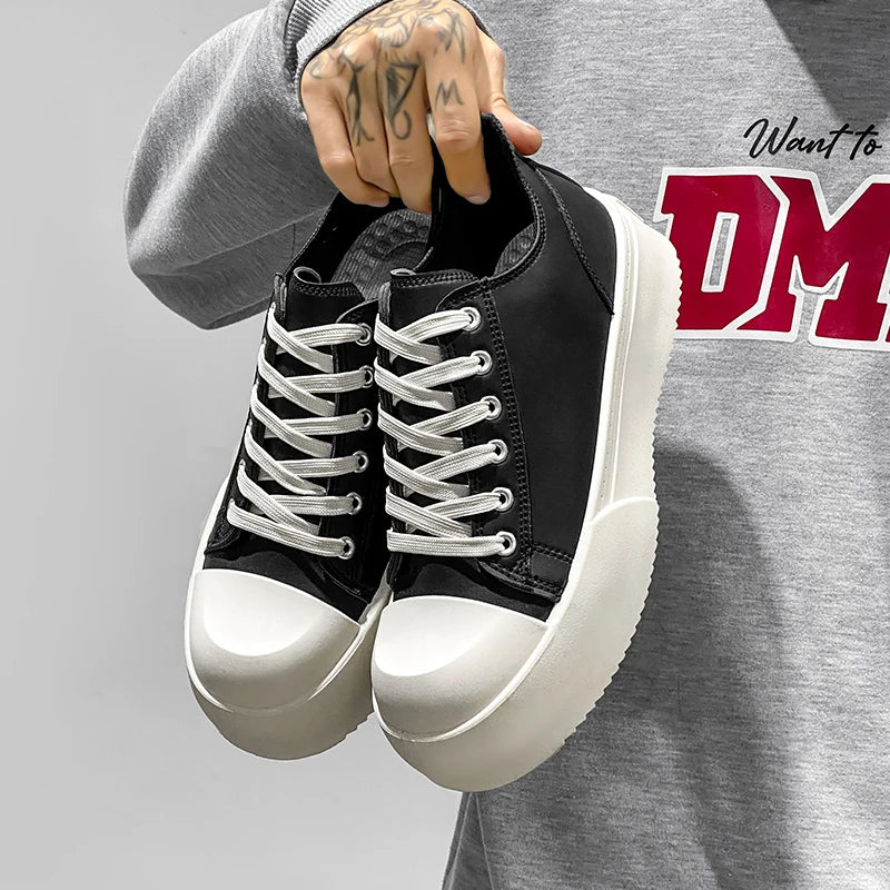 Nero Low-Top Sneakers